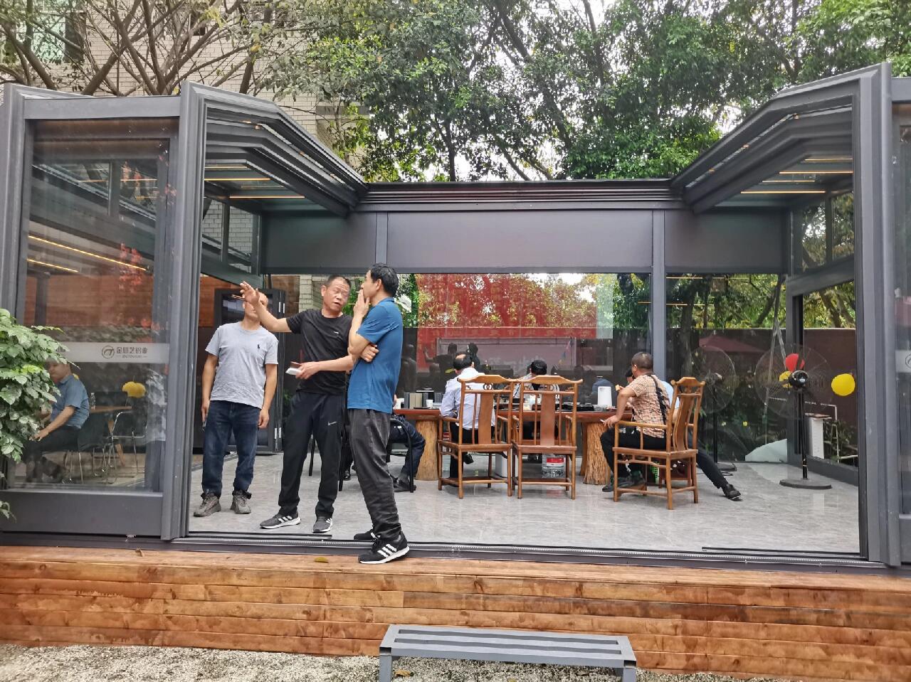 可折叠伸缩式移动阳光房