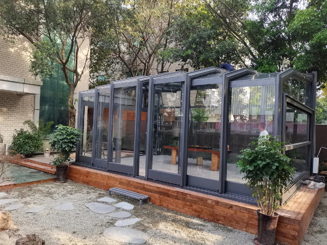 可折叠伸缩式移动阳光房