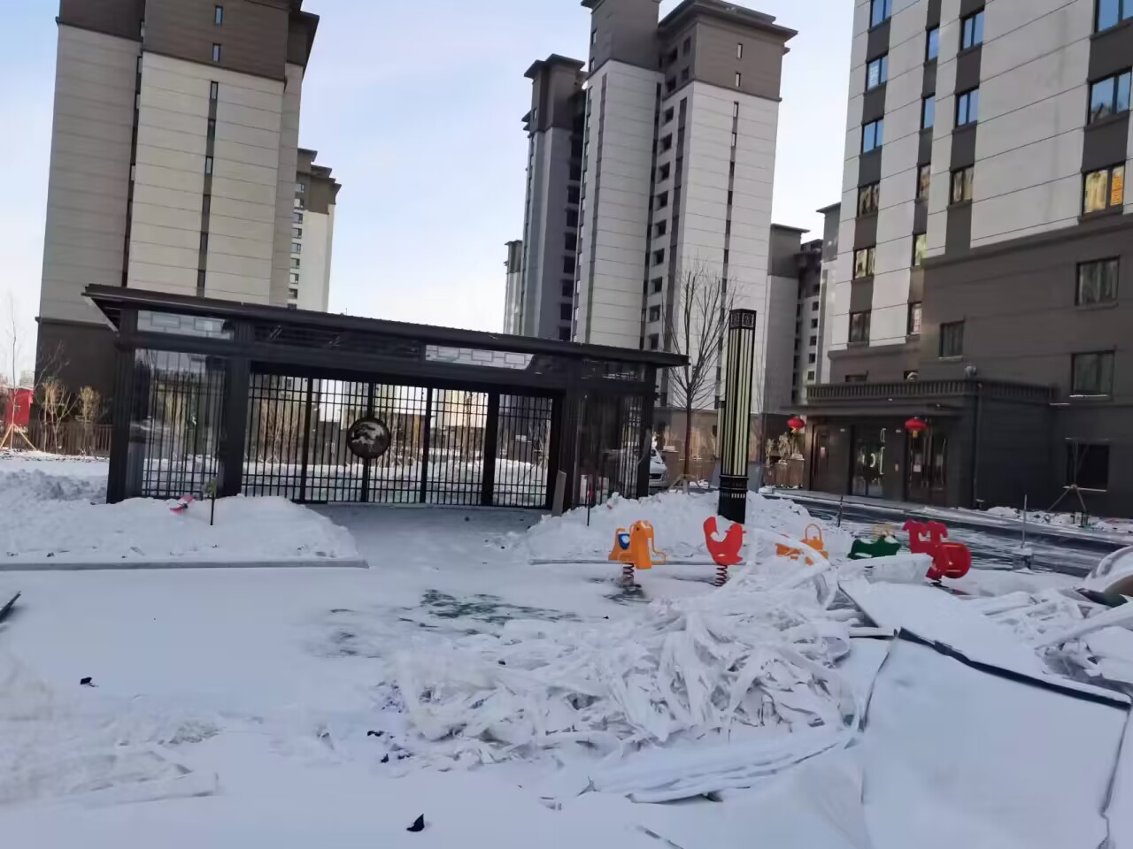 阳光房积雪变形