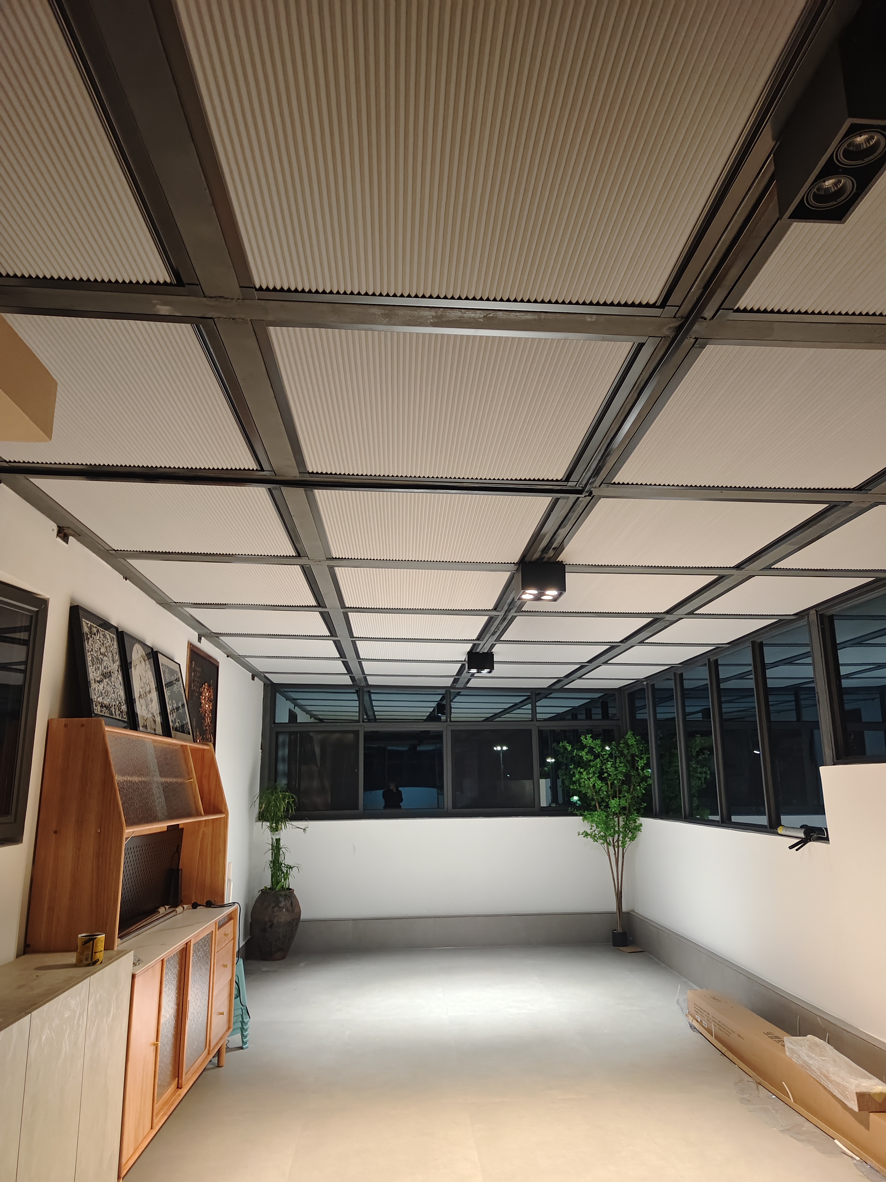 适合小型聚会的阳光房空间