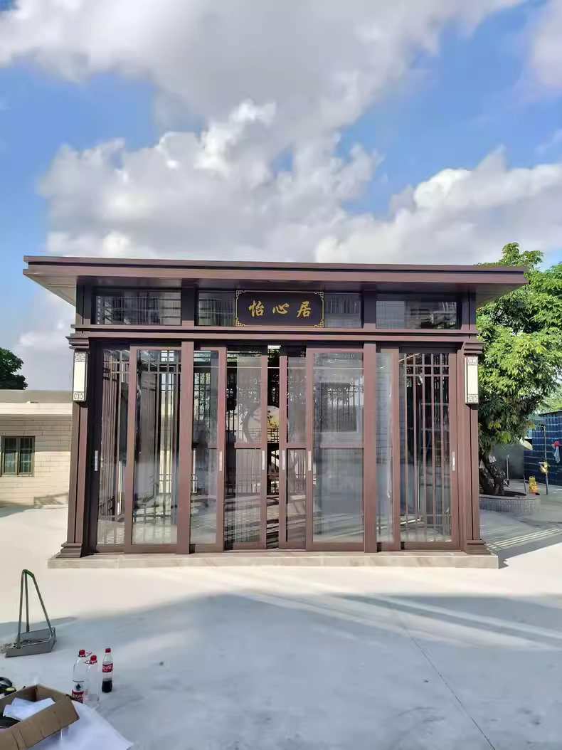 庭院花园的凉亭