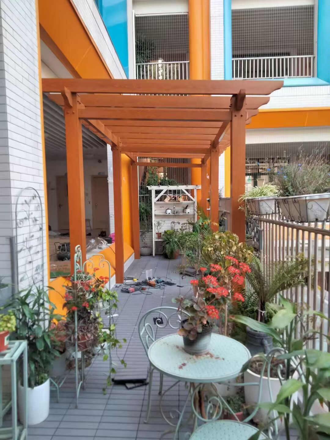 施工完成后的庭院葡萄架