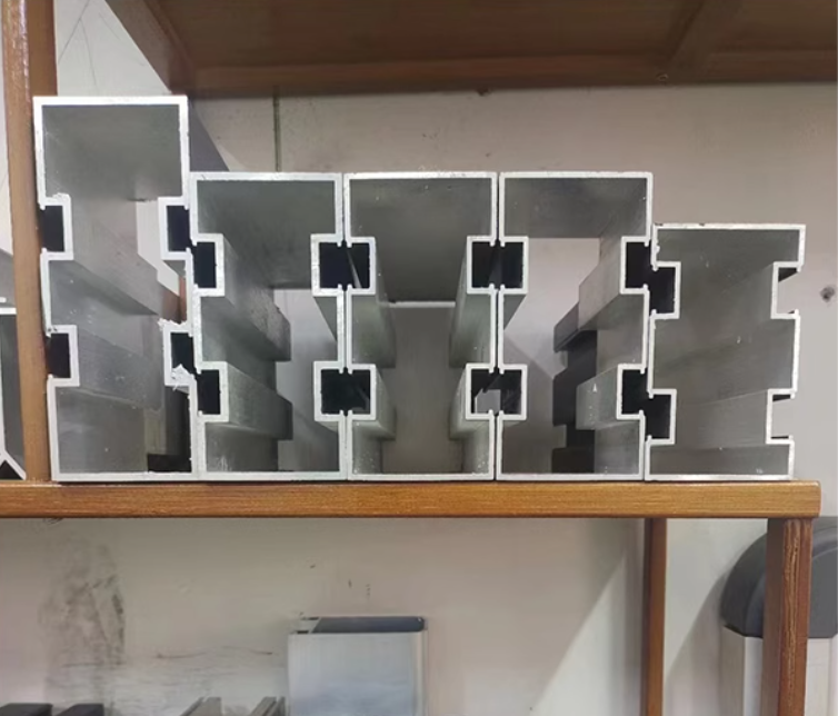 阳光房屋顶副梁材料